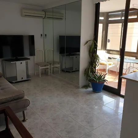 Daire Apartamento Palmeras Confort Familiar Cerca De La Playa *